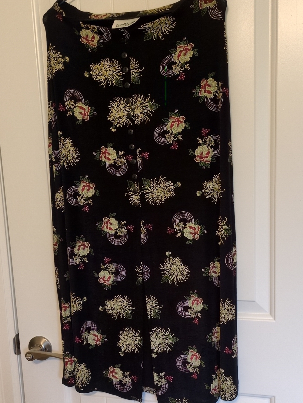 Charming Black Floral Button-Front Maxi Skirt